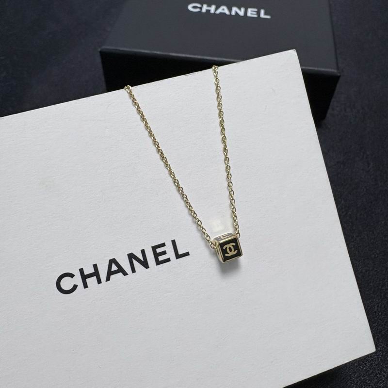 Chanel Necklace 06yxs135